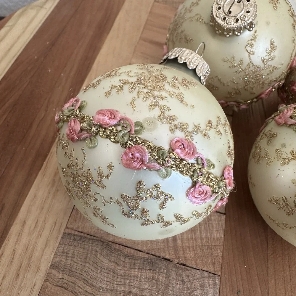 VTG 4 Christmas Glass Ornaments 2.625 Inch Yellow Glitter Floral Ribbon Ball‎